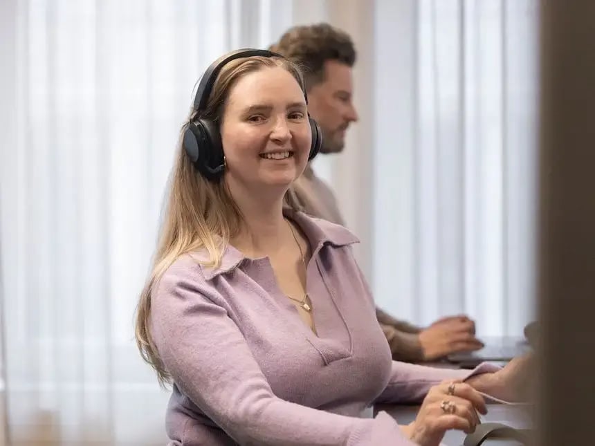 4x3 Contact Center Smile